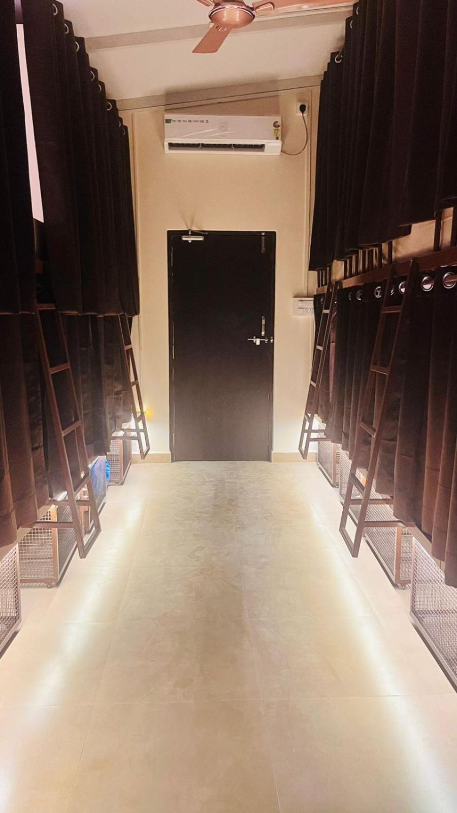 Pappi Chulo Vagator Hostel Kültér fotó