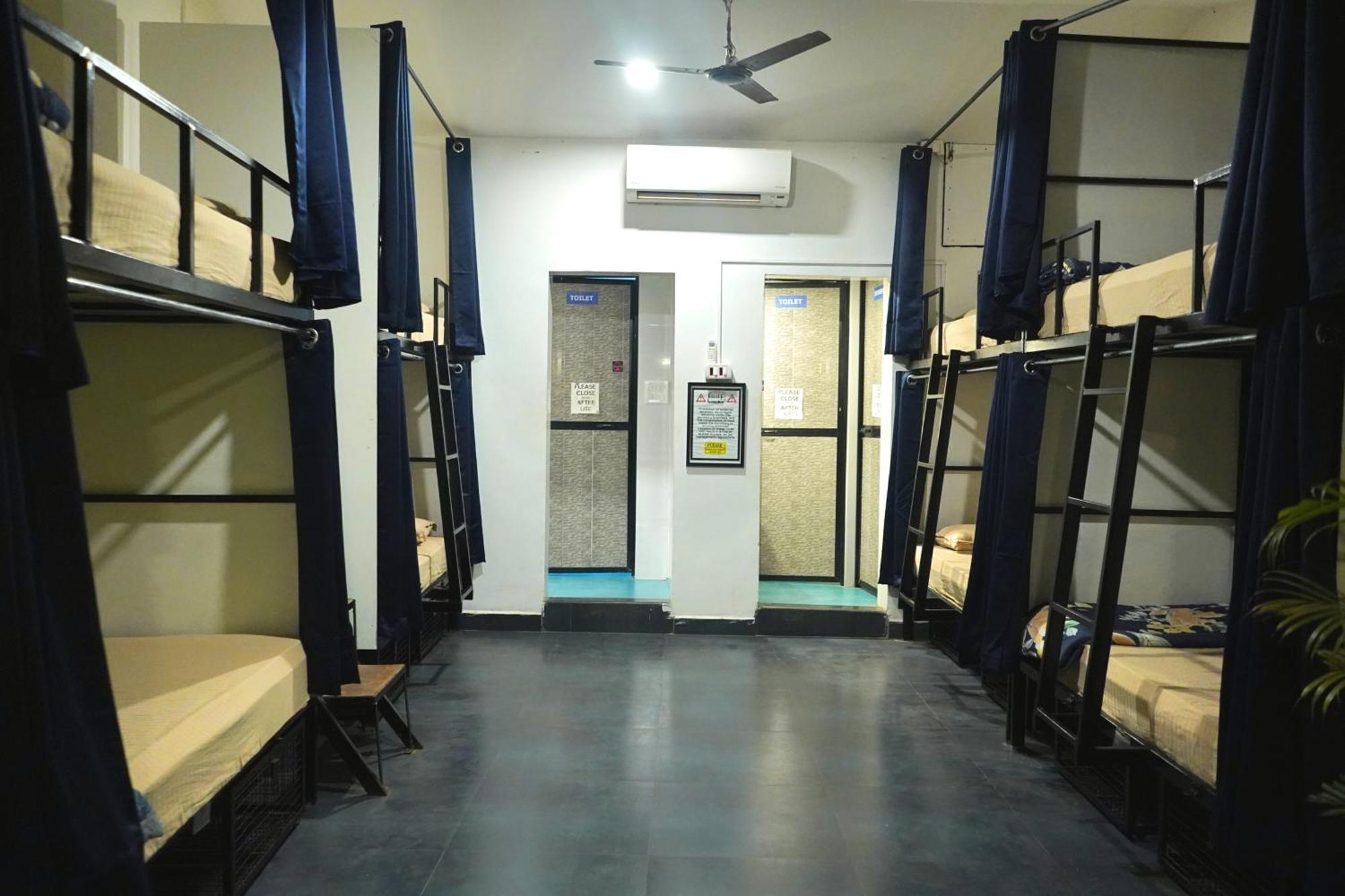 Pappi Chulo Vagator Hostel Kültér fotó